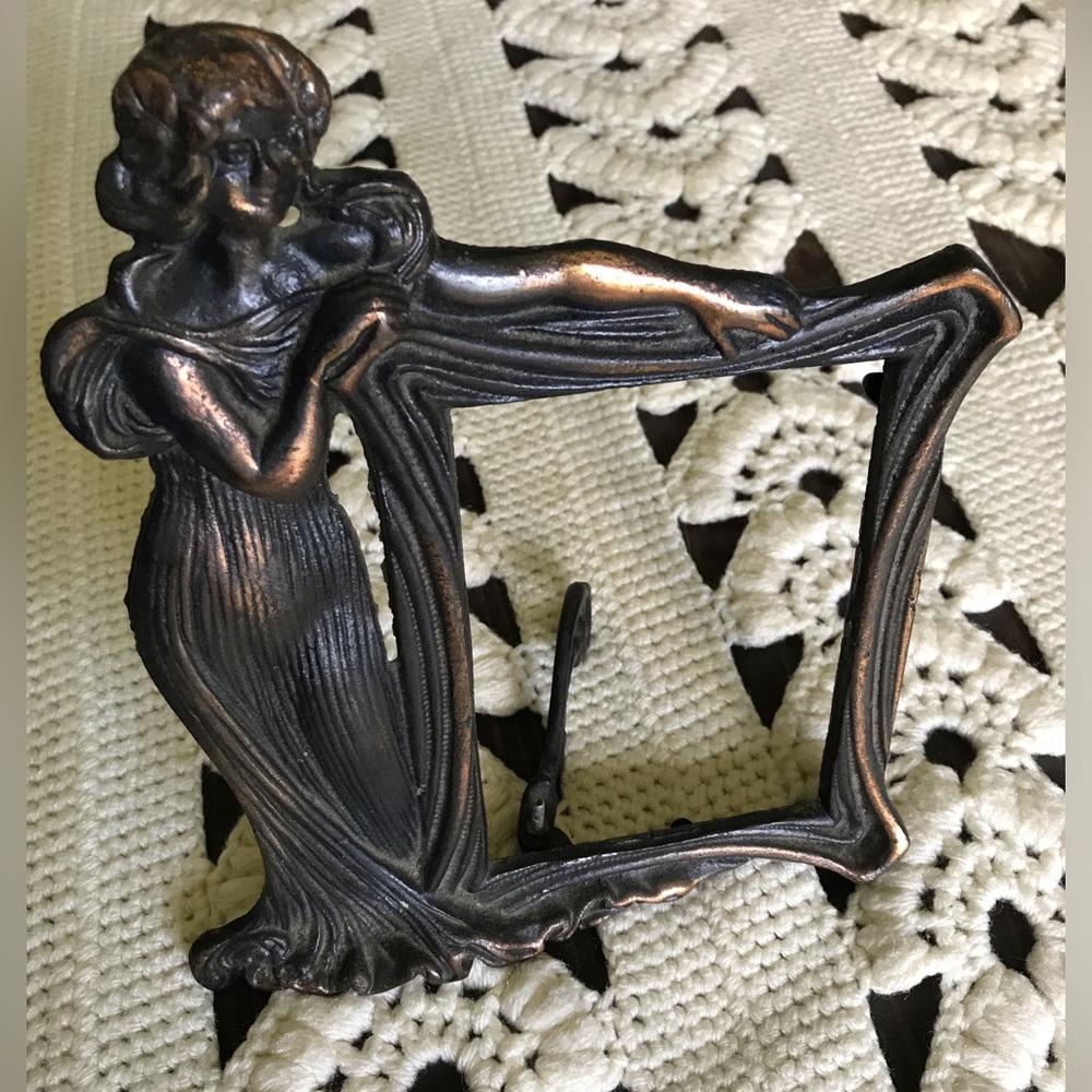 Vintage Adoring Woman Metal Picture Frame - Picture 9 of 11